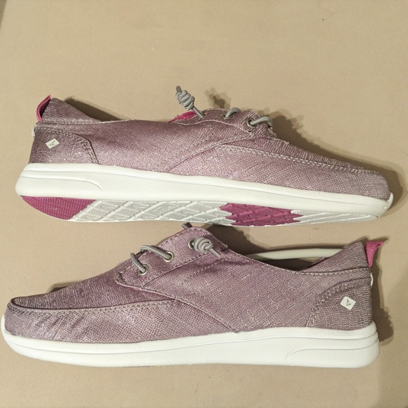 Sperry Baycoast Sneaker - Picture 1 of 8